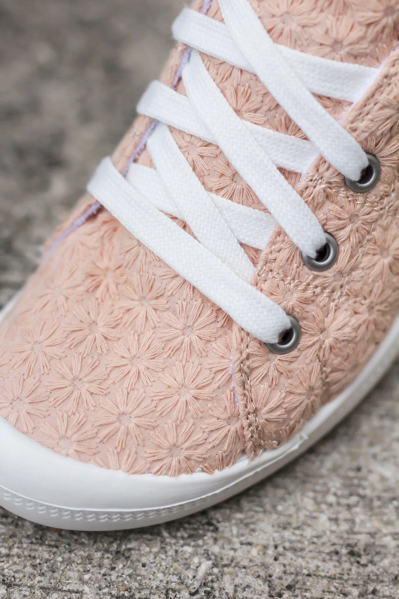 Rayfield Blush Sneakers